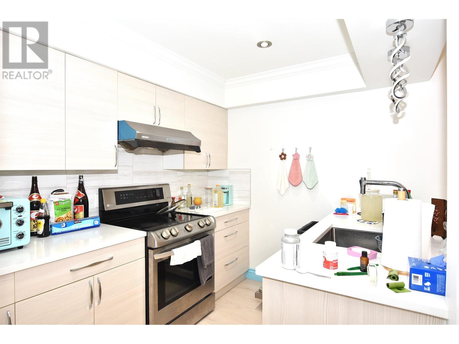 Photo 5 of 106 1510 Nelson Street, Vancouver BC