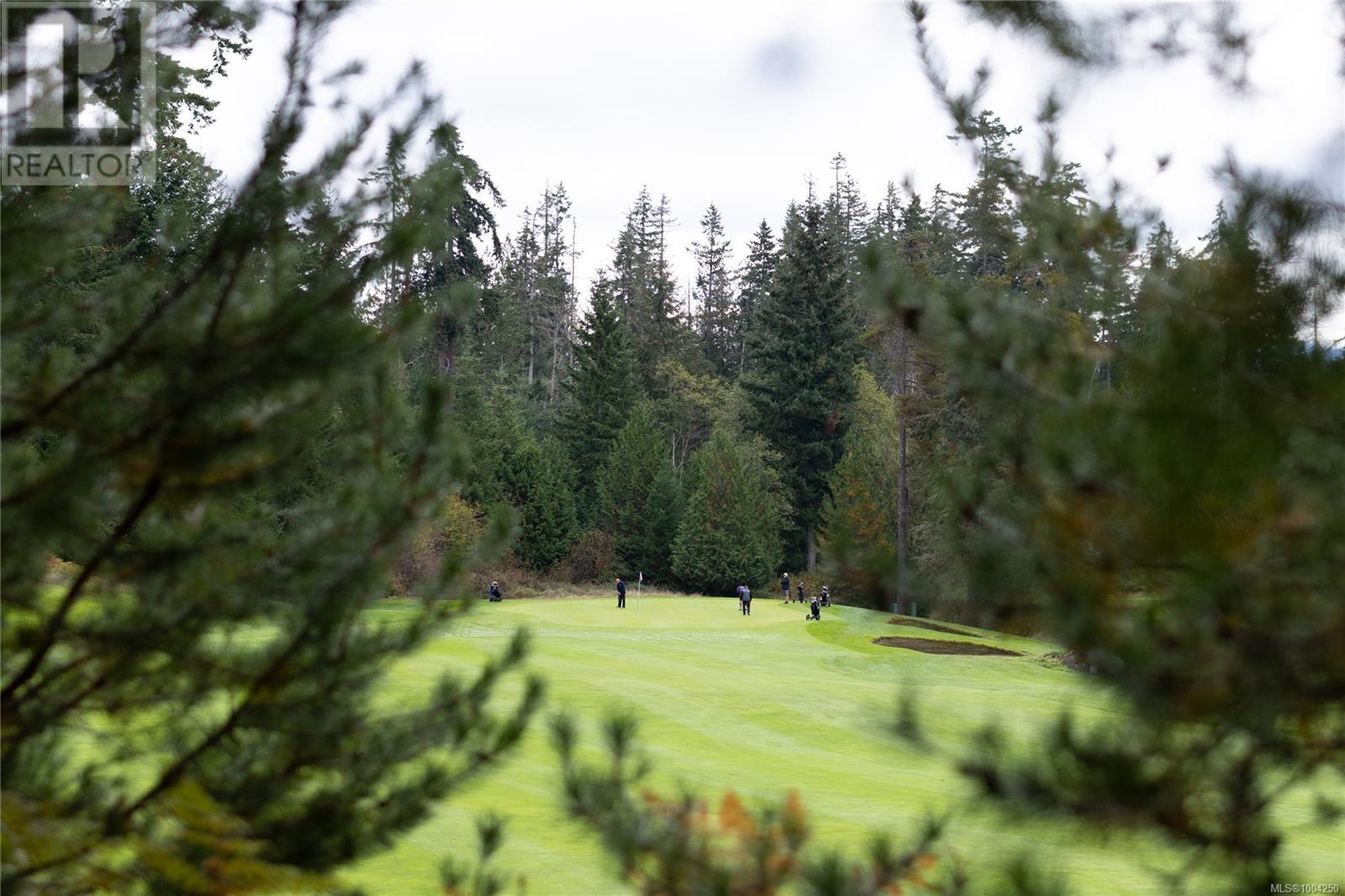 530 Hole-in-One Dr, Qualicum Beach