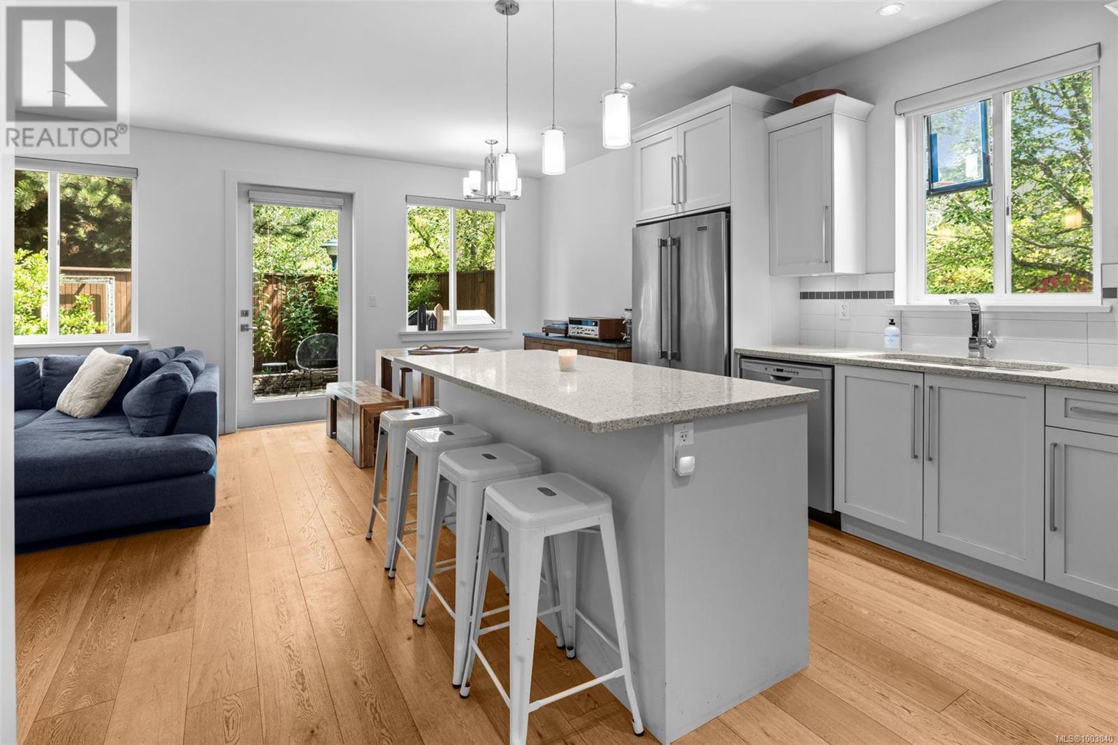 Photo 8 of 2910 Burlington Cres, Langford BC