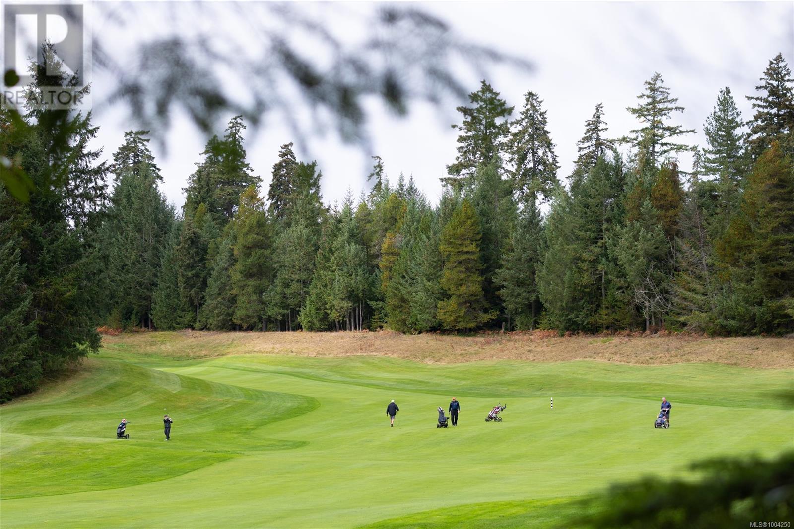 530 Hole-in-One Dr, Qualicum Beach