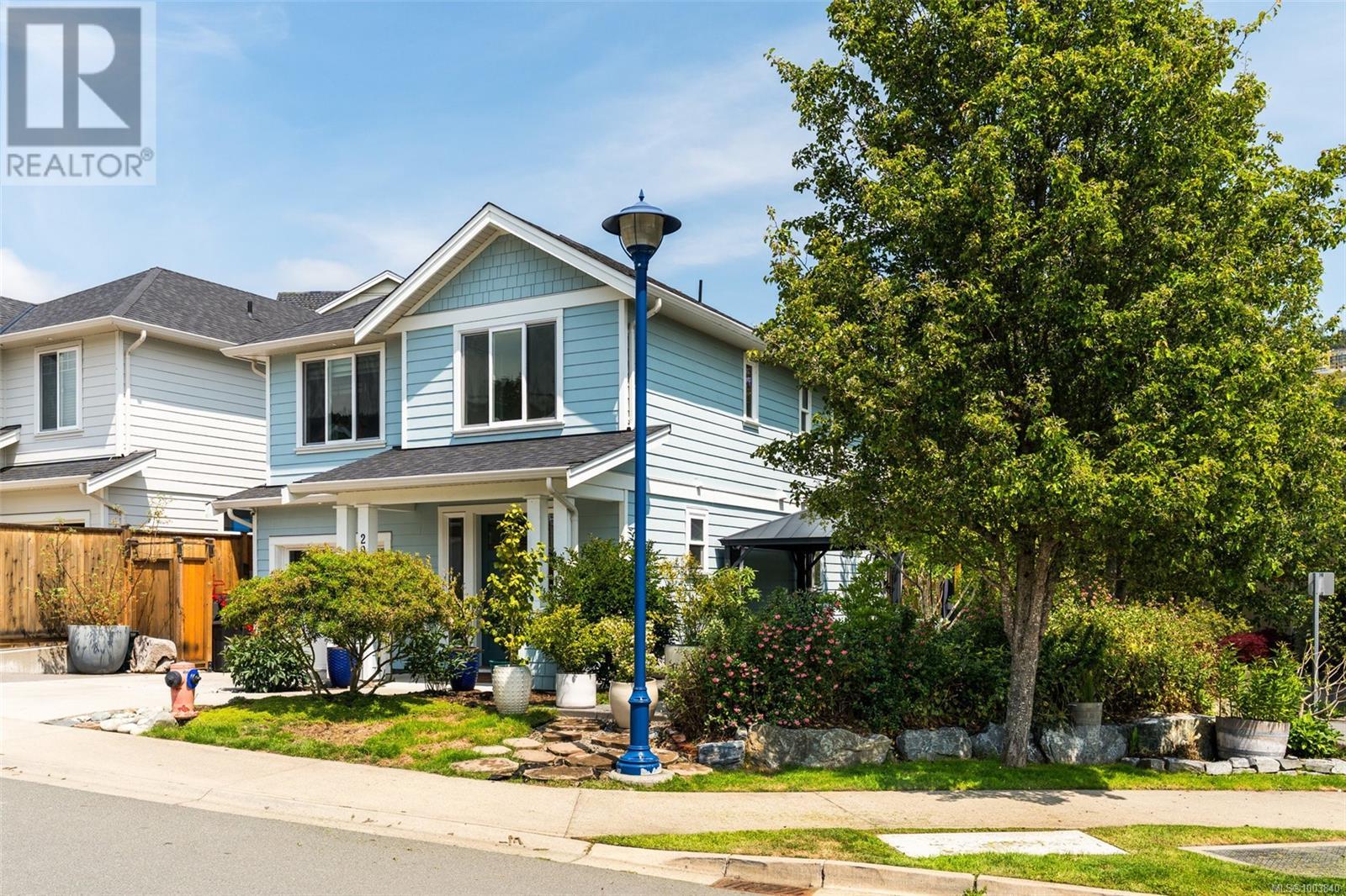 Photo 3 of 2910 Burlington Cres, Langford BC