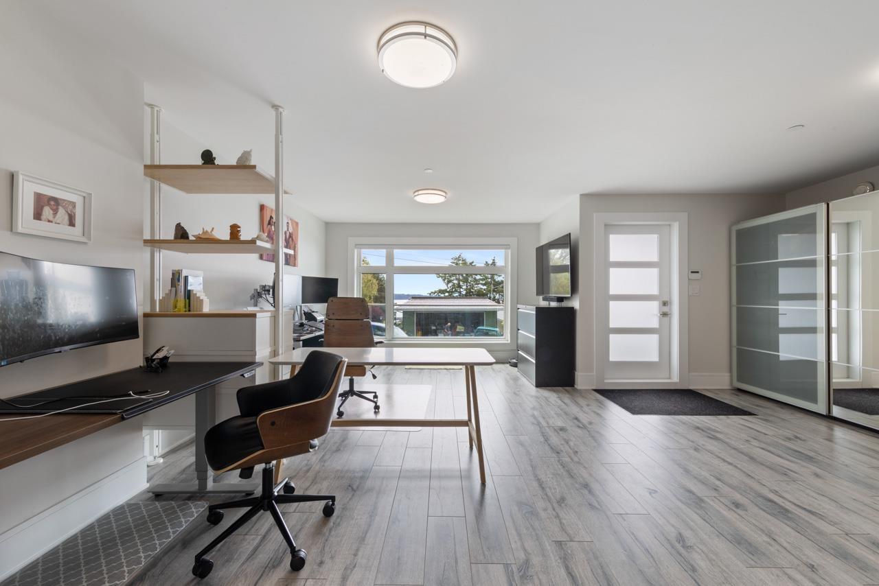 Photo 32 of 14999 Blackwood Lane, White Rock BC
