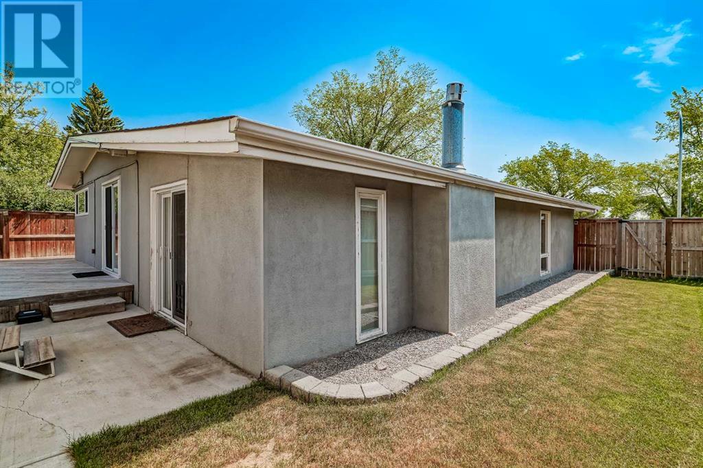Single Family House Bungalow for Sale in  Buckthorn Road NW Thorncliffe Calgary 