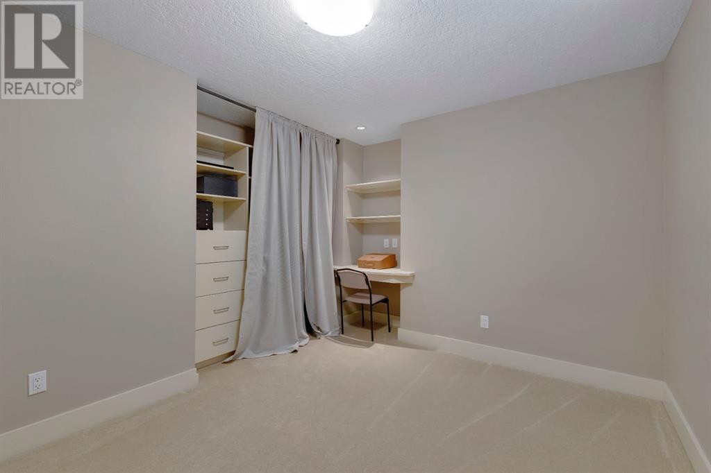 Single Family House for Sale in   Avenue NW Montgomery Calgary 