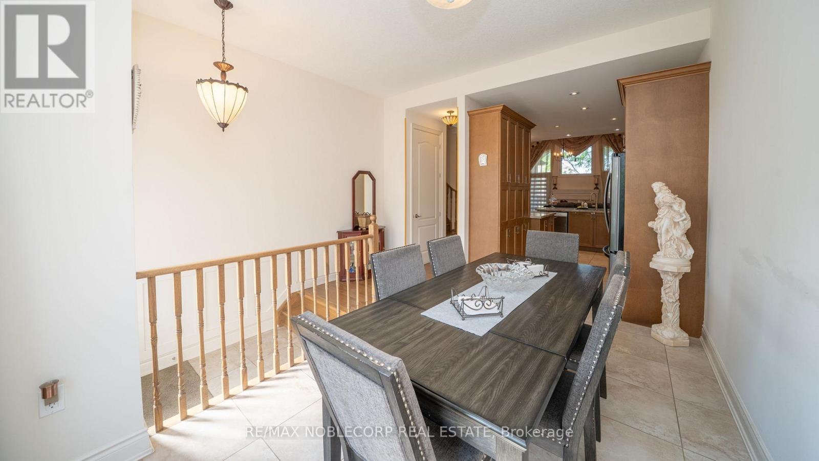 Photo 11 of 128 40 Hillcrest Drive, New Tecumseth ON