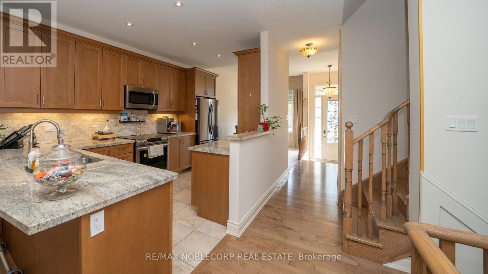 Photo 12 of 128 40 Hillcrest Drive, New Tecumseth ON