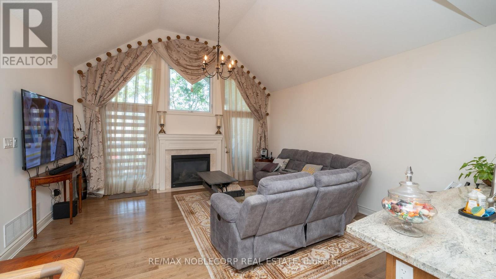 Photo 15 of 128 40 Hillcrest Drive, New Tecumseth ON