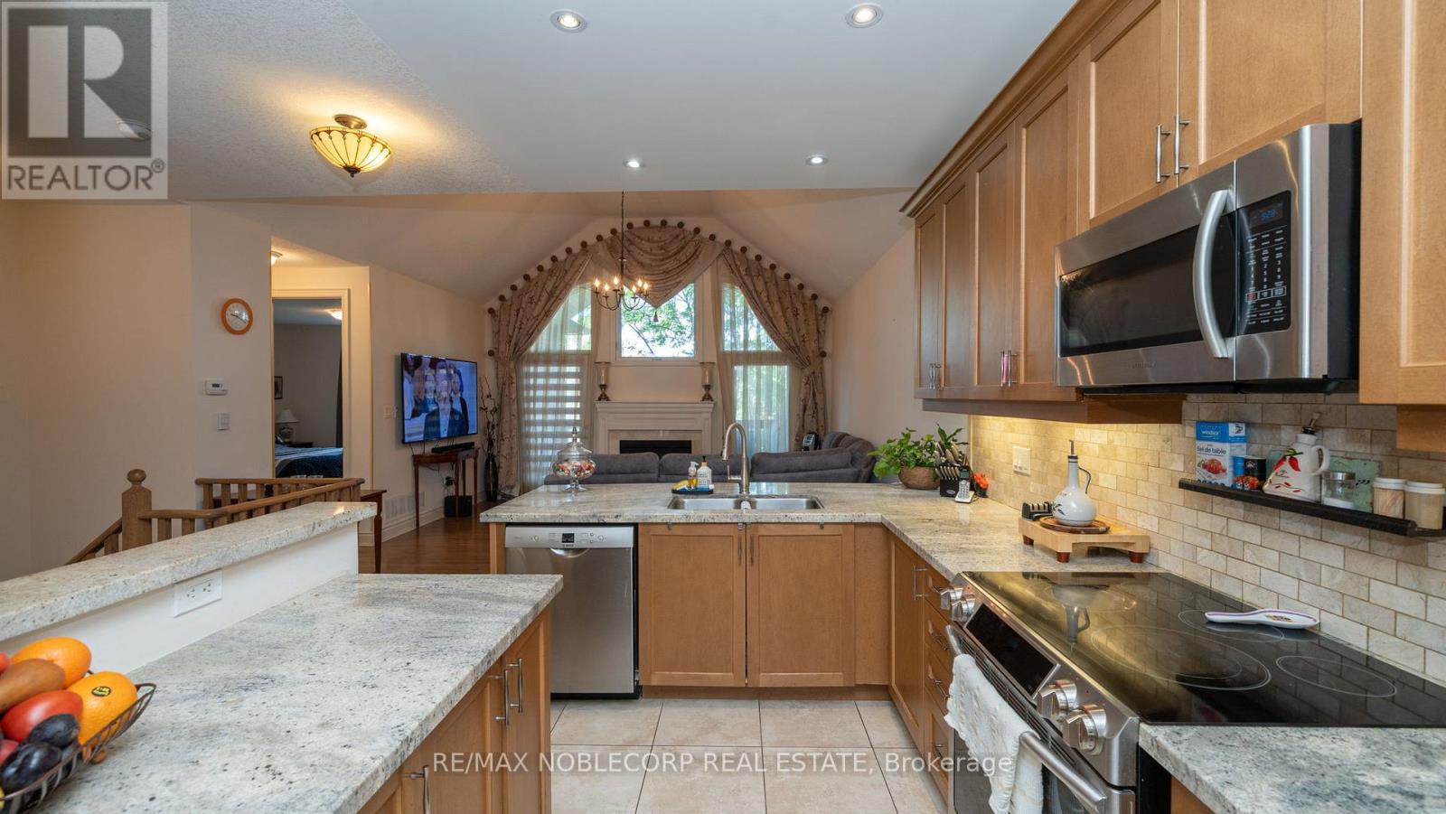 Photo 17 of 128 40 Hillcrest Drive, New Tecumseth ON
