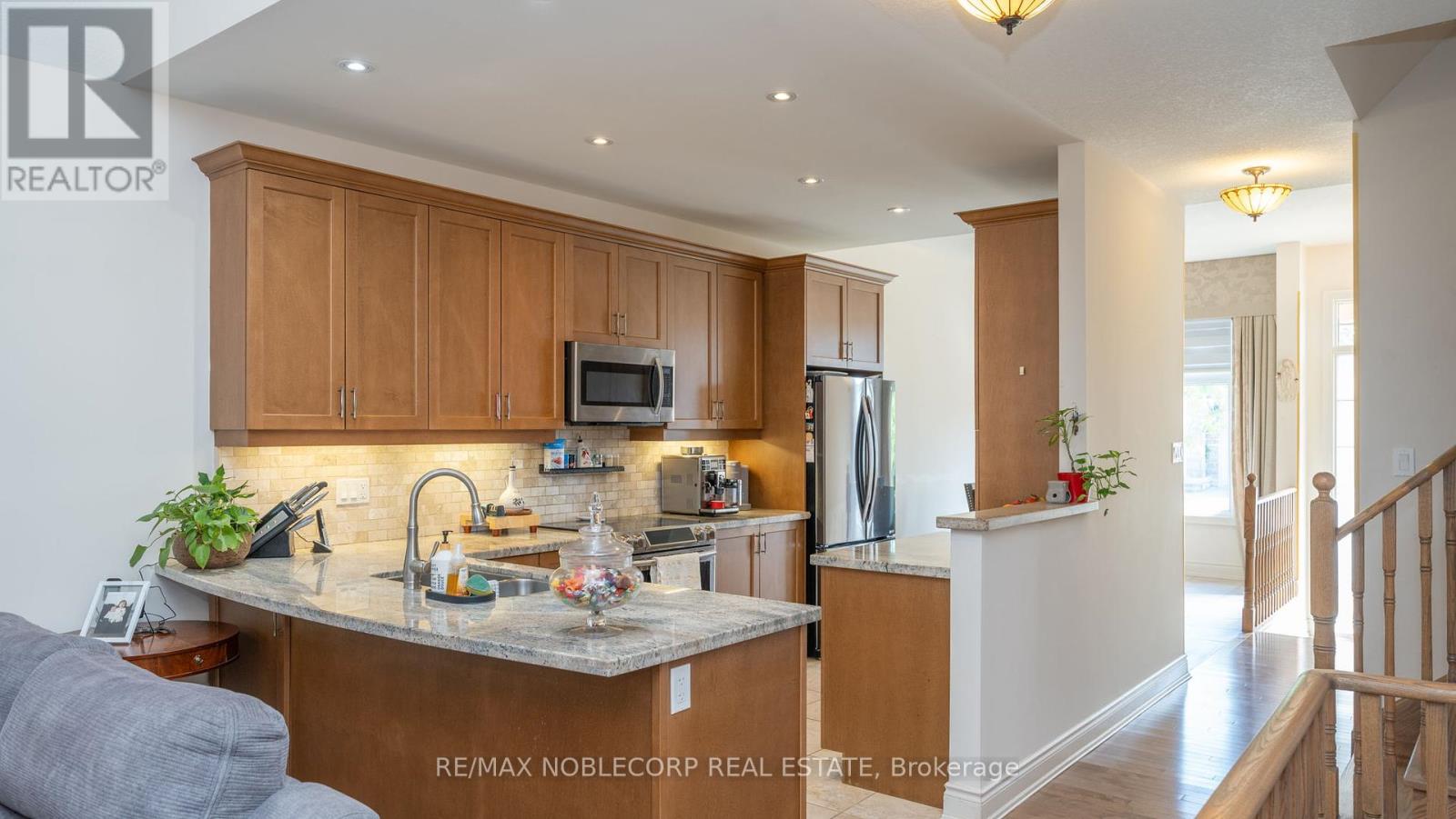Photo 19 of 128 40 Hillcrest Drive, New Tecumseth ON