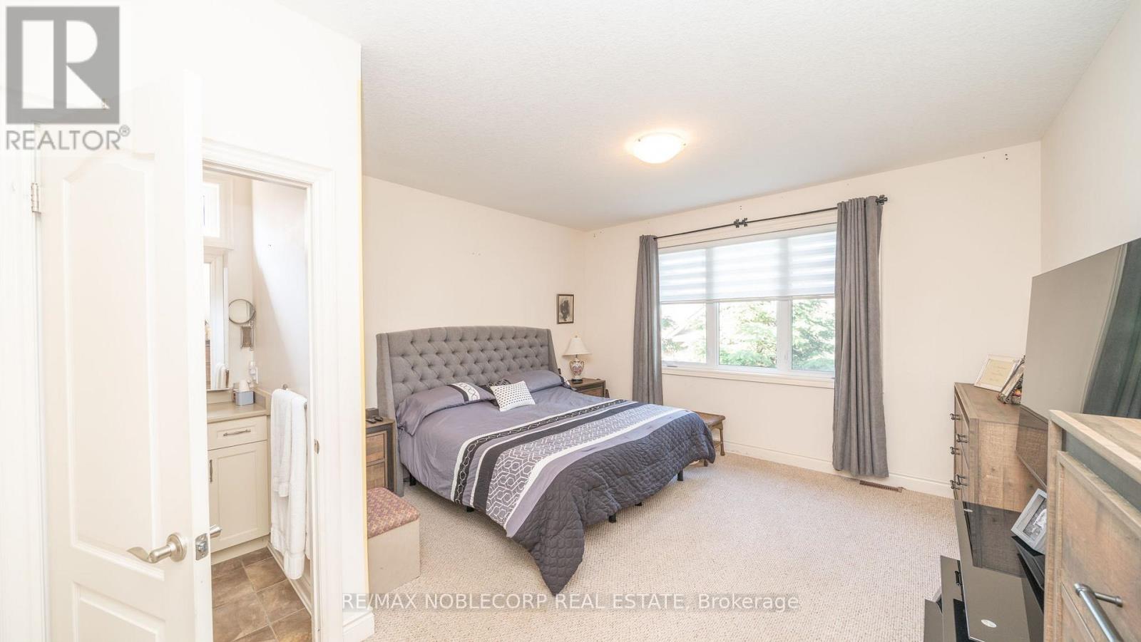 Photo 23 of 128 40 Hillcrest Drive, New Tecumseth ON