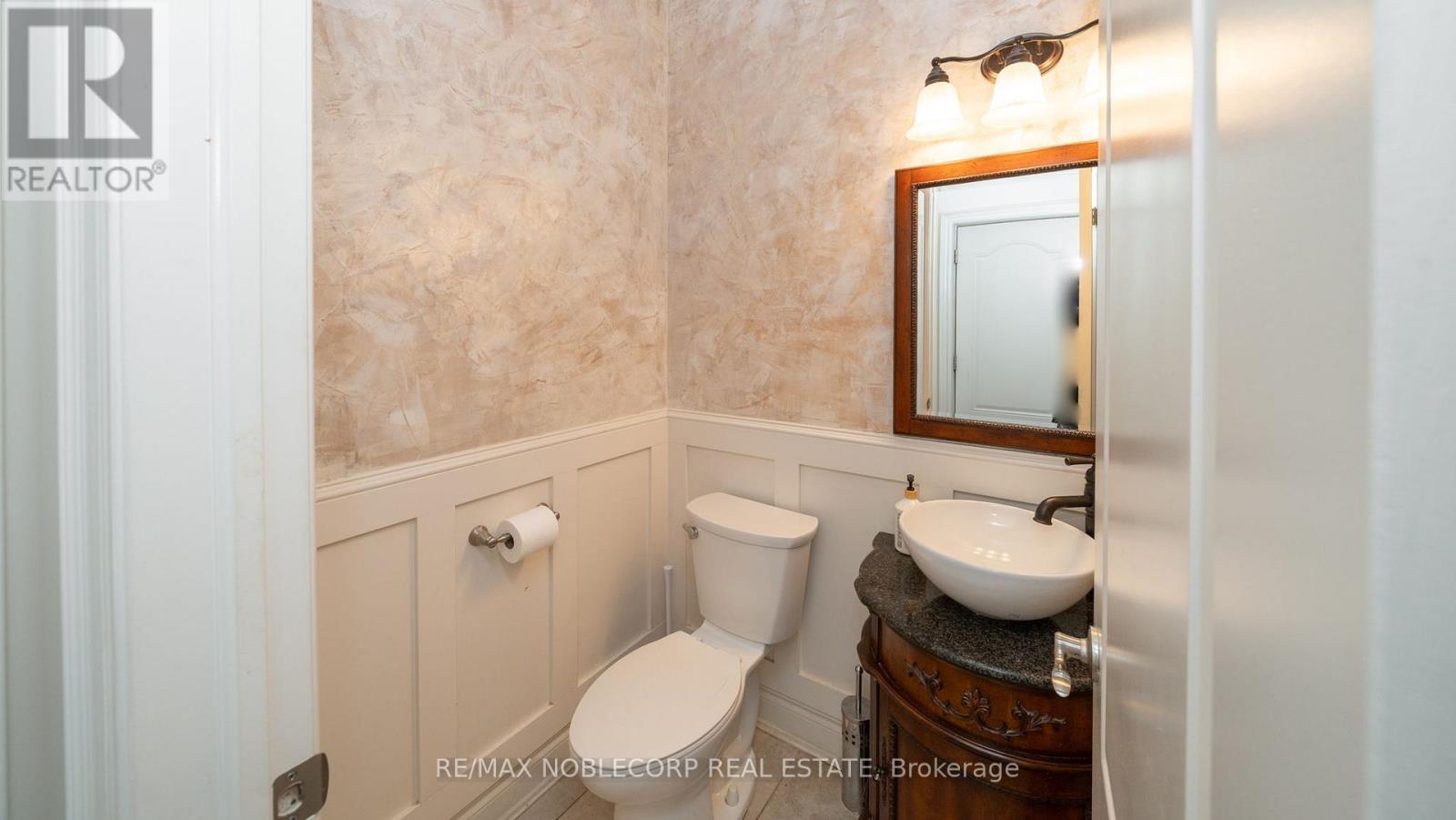 Photo 27 of 128 40 Hillcrest Drive, New Tecumseth ON