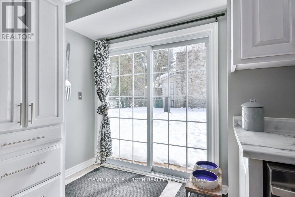 Photo 13 of 21 Luella Boulevard, Springwater ON