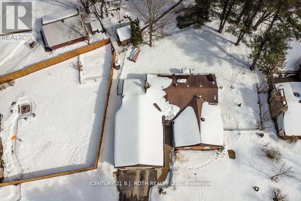 Photo 24 of 21 Luella Boulevard, Springwater ON
