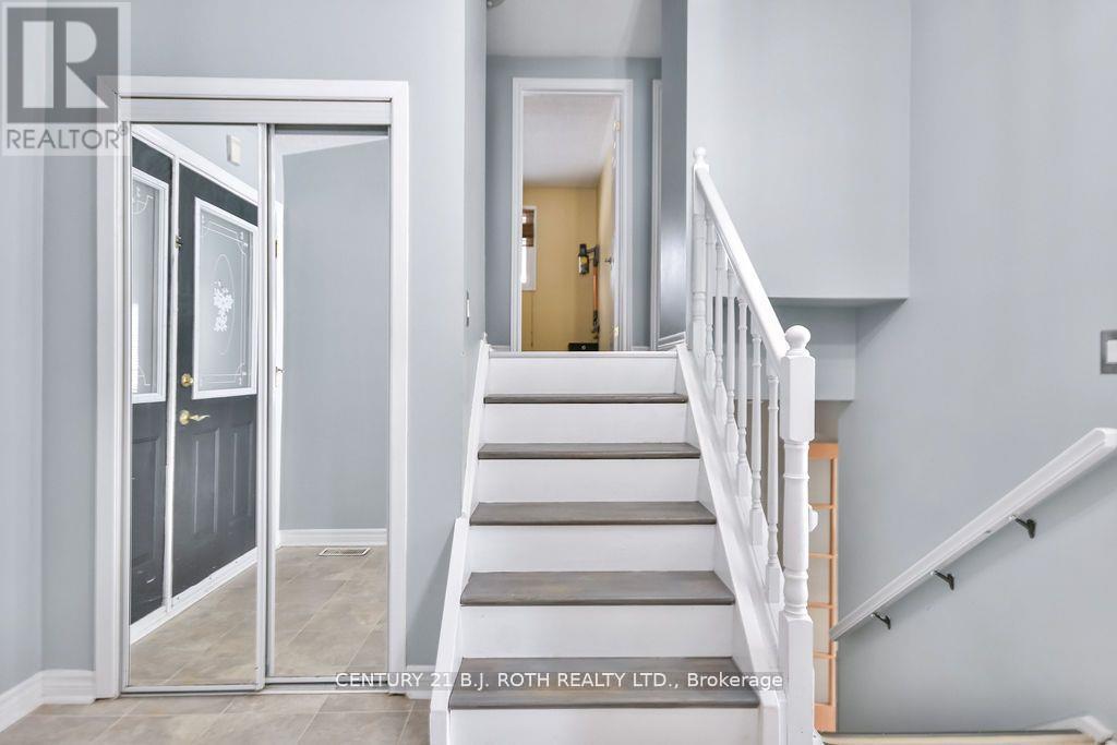 Photo 28 of 21 Luella Boulevard, Springwater ON