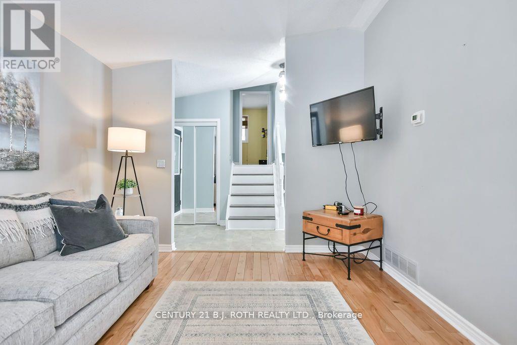 Photo 25 of 21 Luella Boulevard, Springwater ON