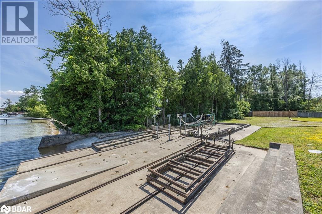Photo 5 of 2653 Leonard Street, Innisfil ON