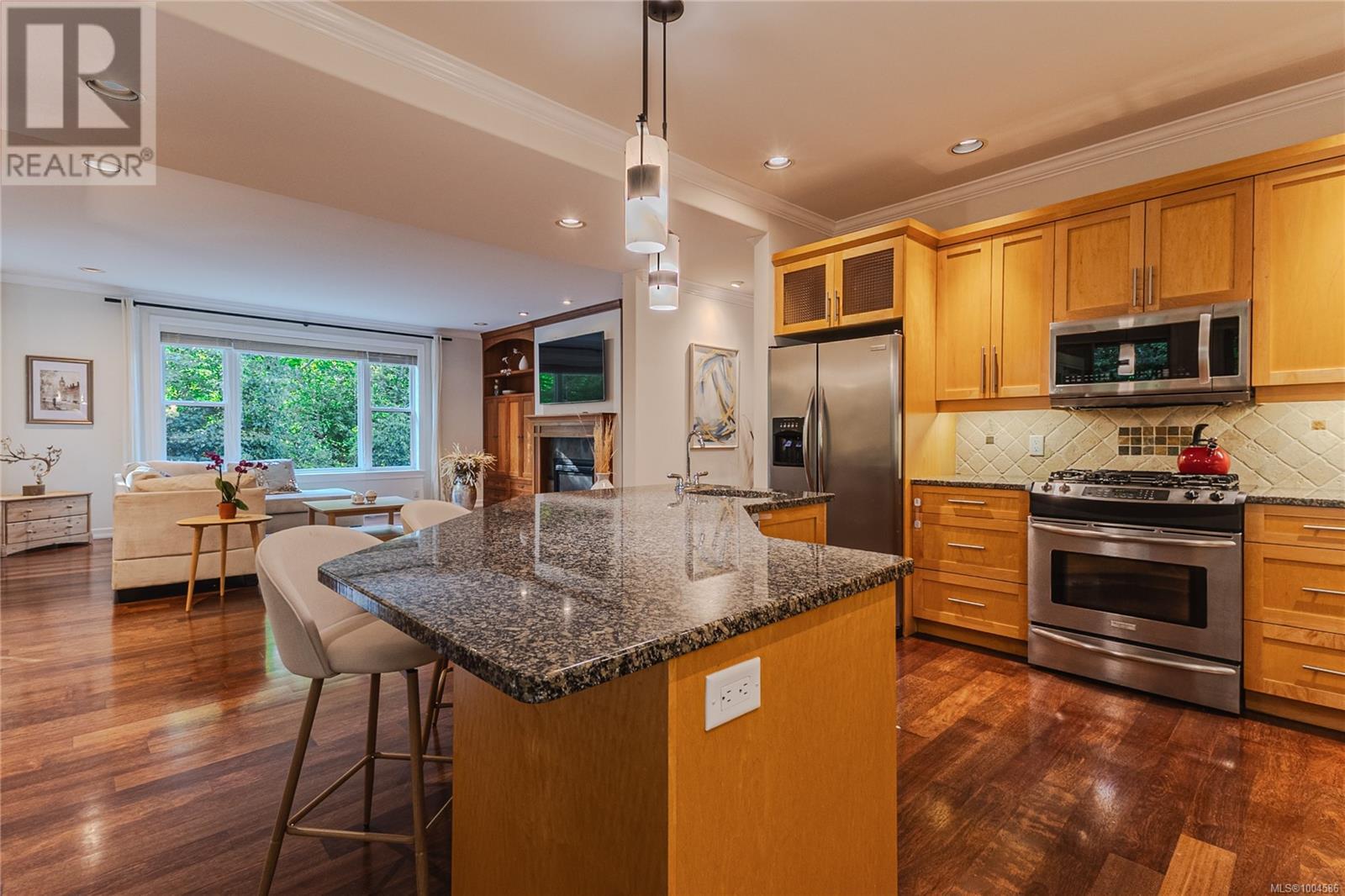 Photo 8 of 3948 Telegraph Bay Rd, Saanich BC