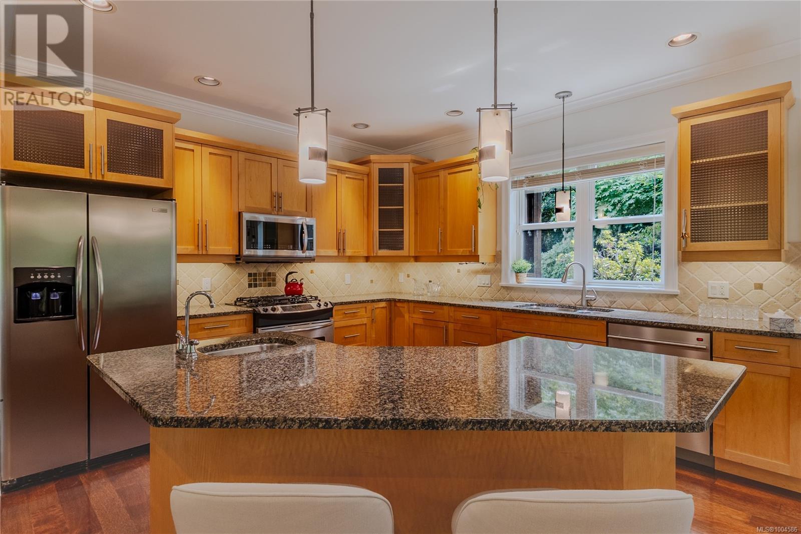 Photo 12 of 3948 Telegraph Bay Rd, Saanich BC
