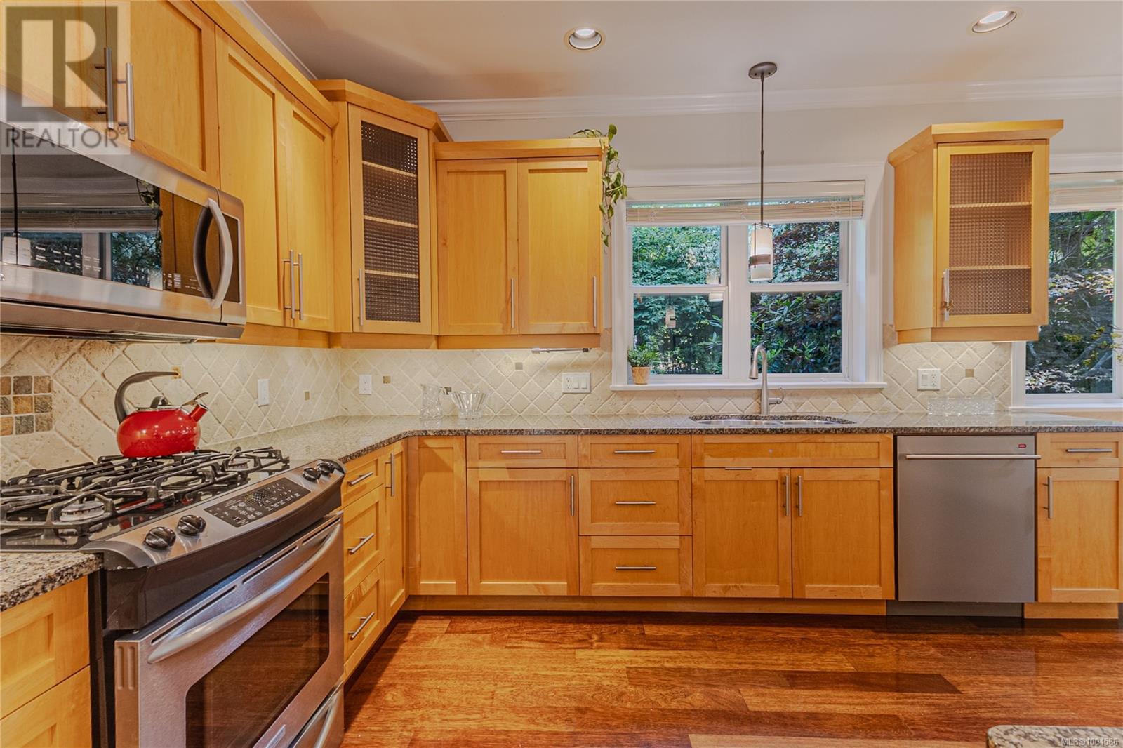 Photo 11 of 3948 Telegraph Bay Rd, Saanich BC