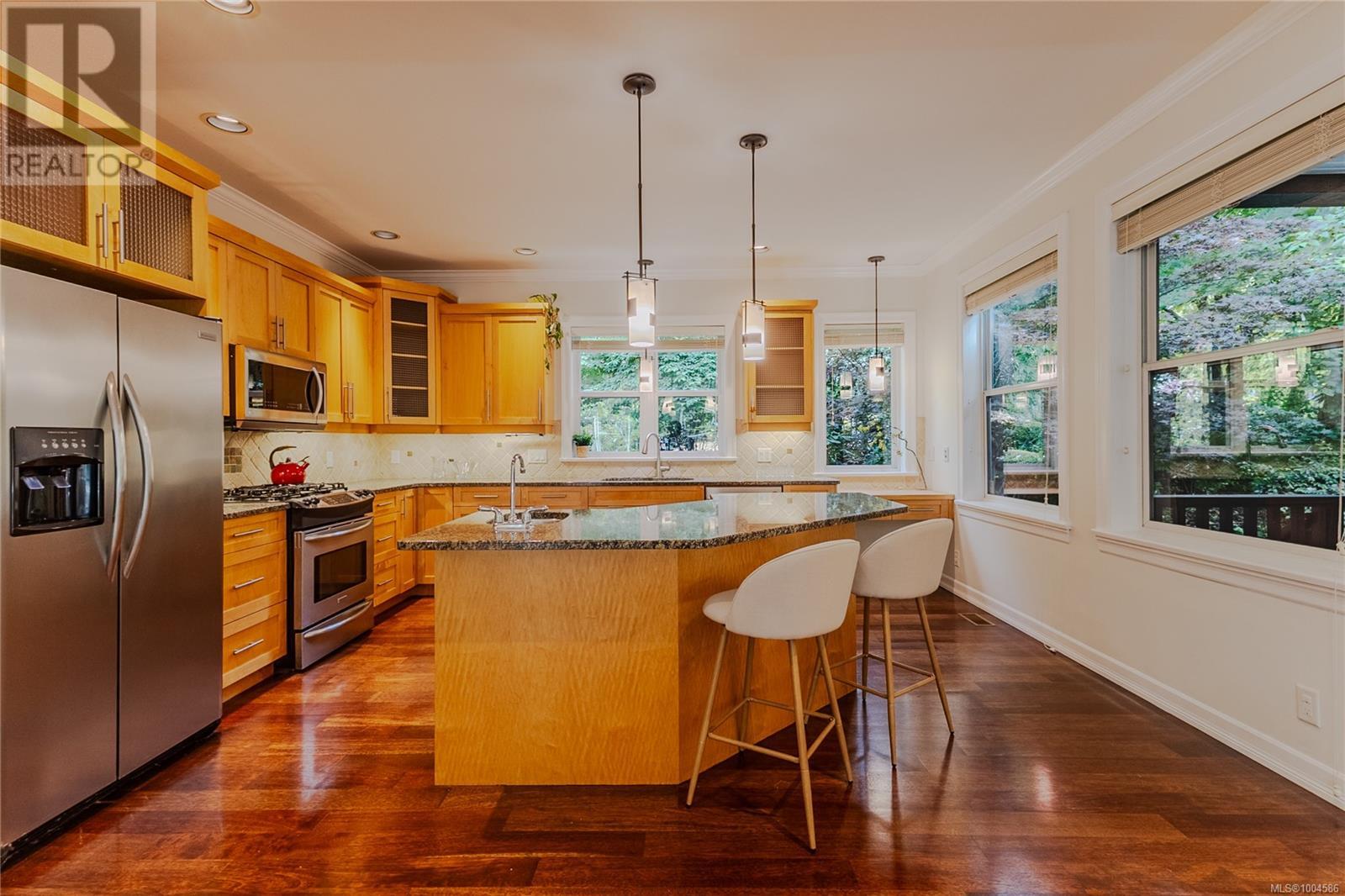 Photo 9 of 3948 Telegraph Bay Rd, Saanich BC