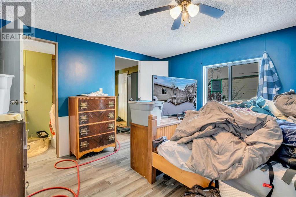 Single Family House Mobile Home for Sale in  Erin woods Circle SE Erin Woods Calgary 