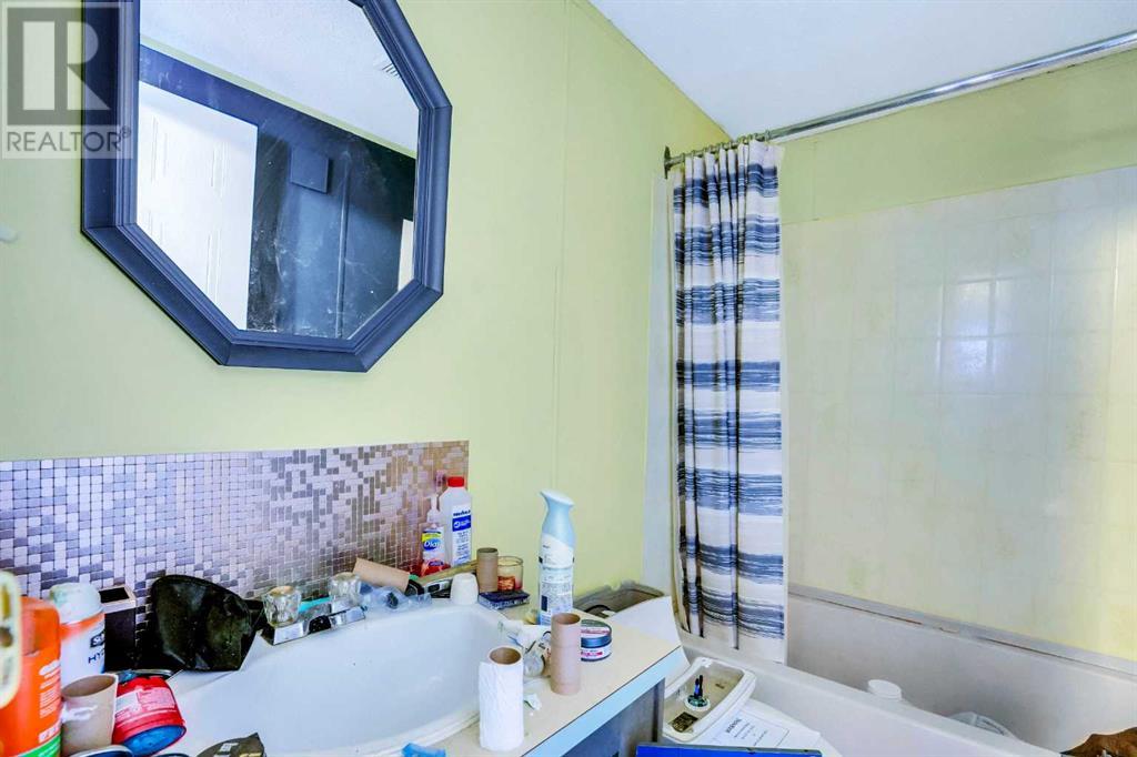 Single Family House Mobile Home for Sale in  Erin woods Circle SE Erin Woods Calgary 