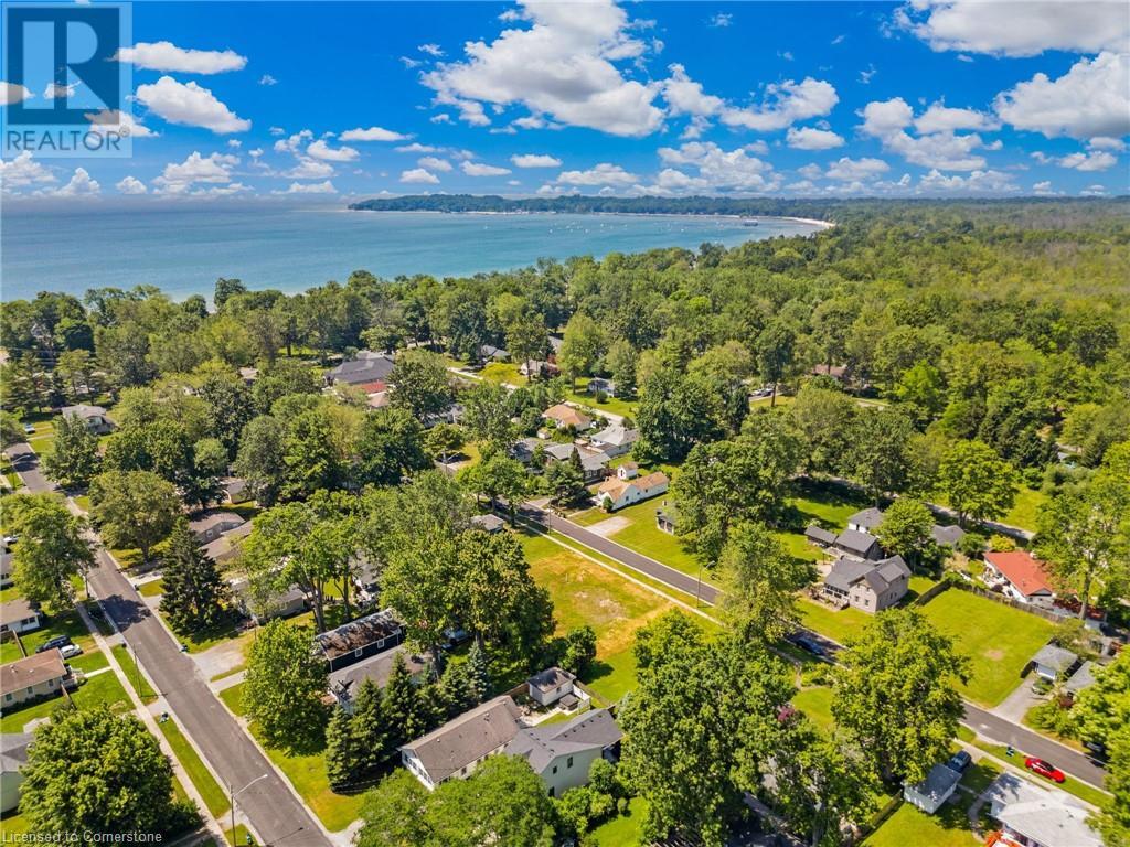 Photo 3 of 330 Rosewood Avenue, Crystal Beach ON