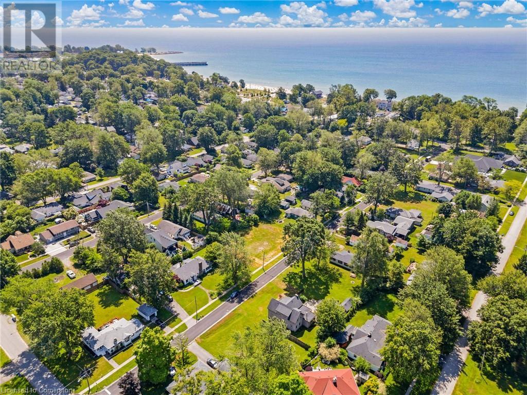 Photo 4 of 330 Rosewood Avenue, Crystal Beach ON