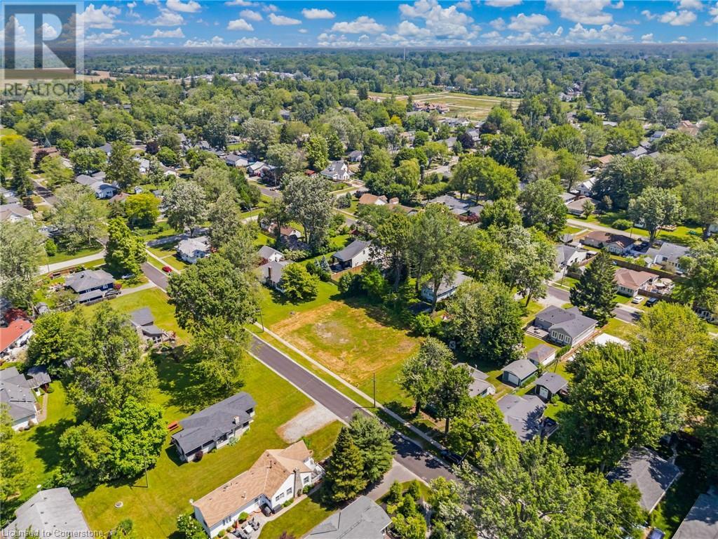 Photo 5 of 330 Rosewood Avenue, Crystal Beach ON