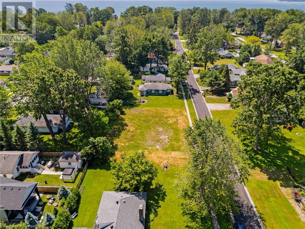 Photo 8 of 330 Rosewood Avenue, Crystal Beach ON