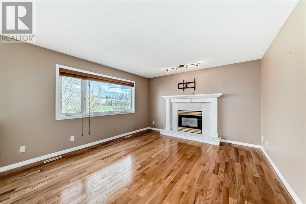 Single Family House for Sale in  Douglasview Rise SE Douglasdale/Glen Calgary 