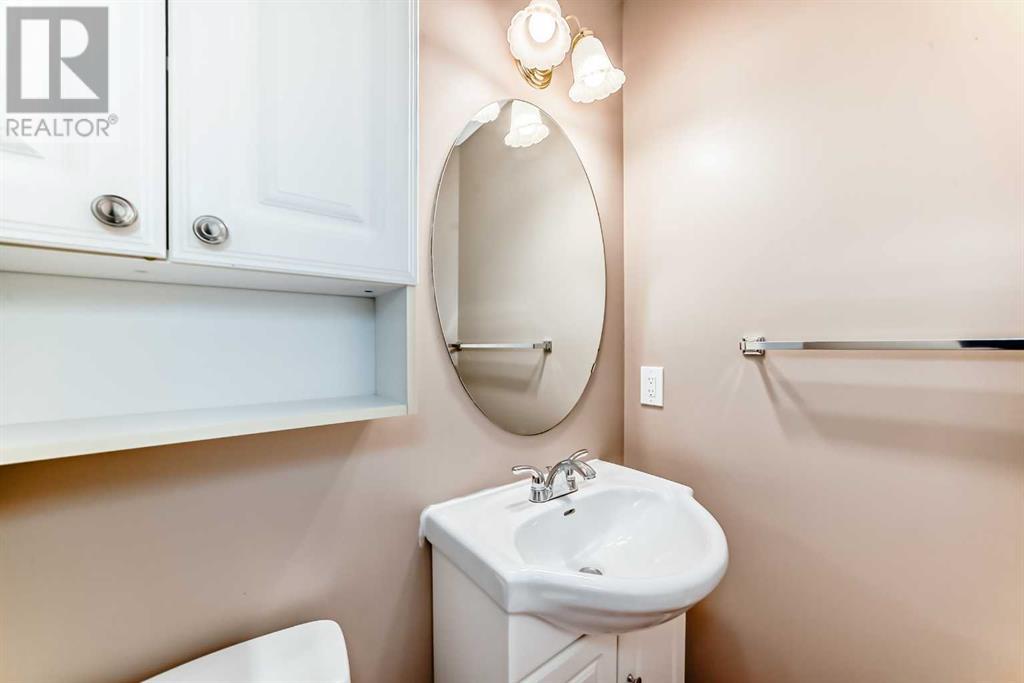 Single Family House for Sale in  Douglasview Rise SE Douglasdale/Glen Calgary 