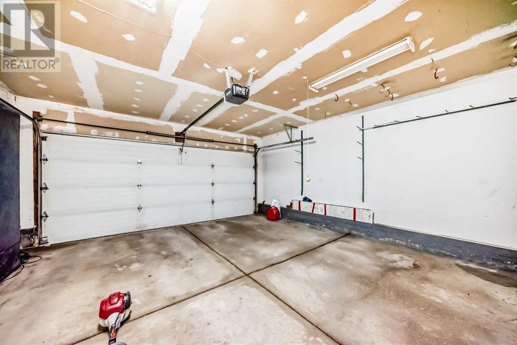 Single Family House for Sale in  Douglasview Rise SE Douglasdale/Glen Calgary 