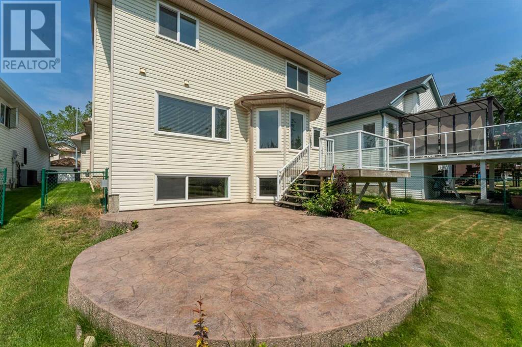 Single Family House for Sale in  Douglasview Rise SE Douglasdale/Glen Calgary 