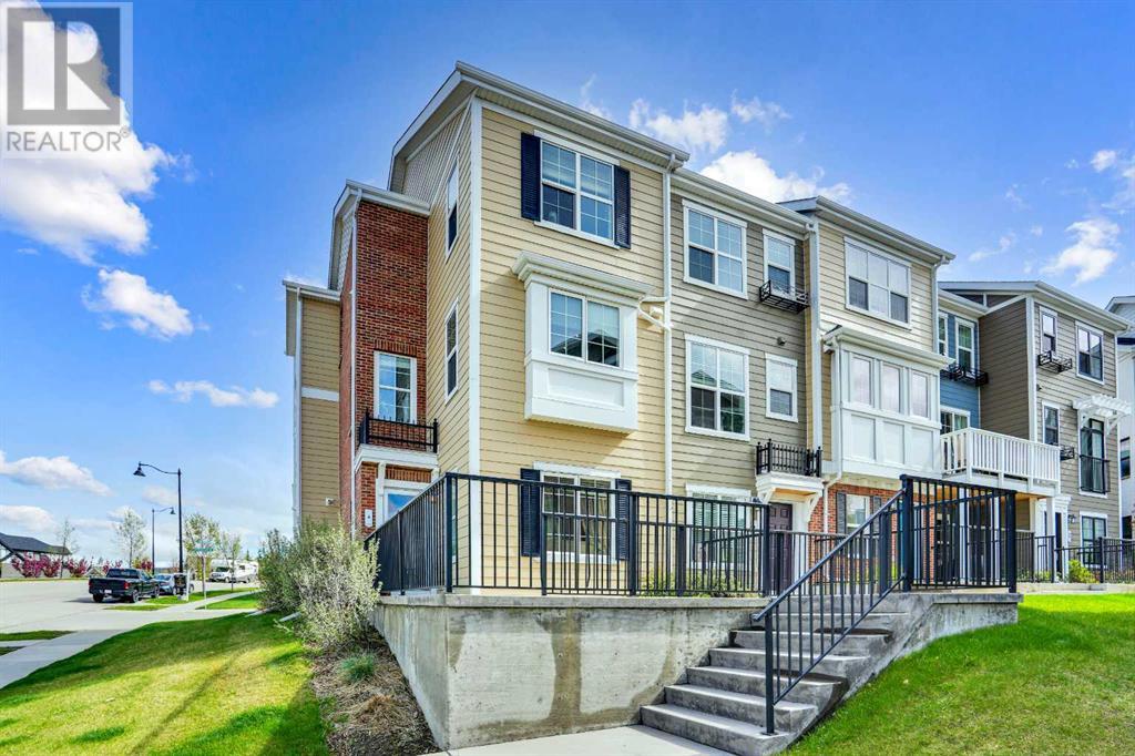 Single Family House for Sale in  Sherwood Row NW Sherwood Calgary 