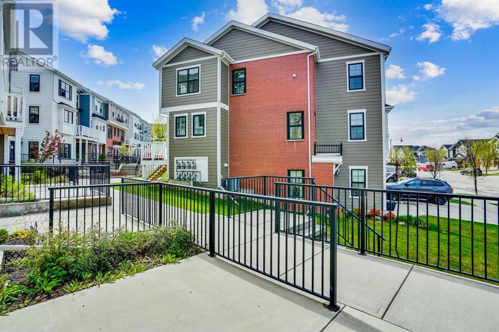 Single Family House for Sale in  Sherwood Row NW Sherwood Calgary 