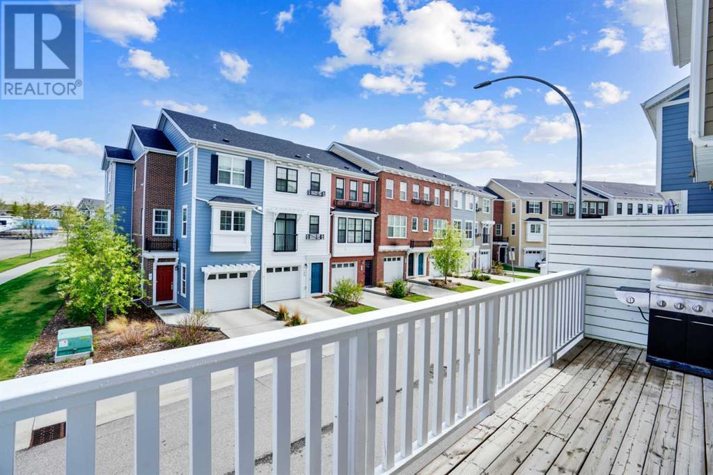 Single Family House for Sale in  Sherwood Row NW Sherwood Calgary 