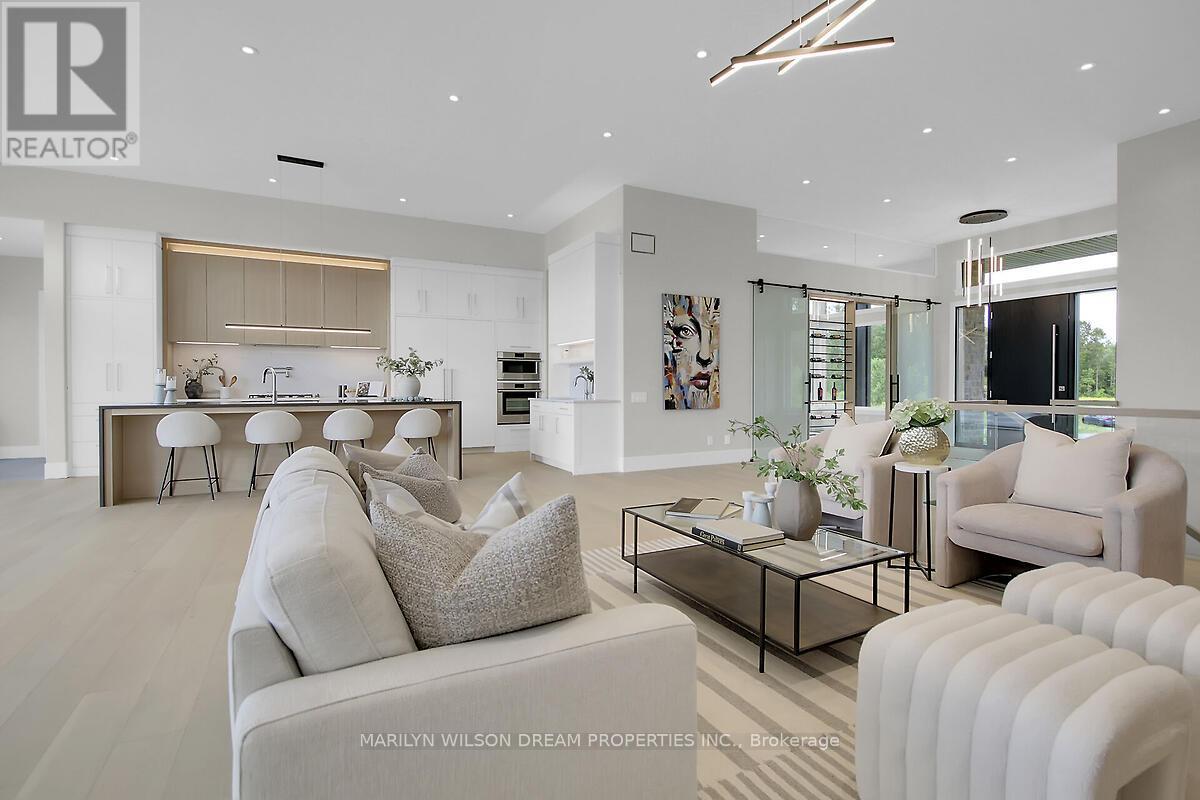 Photo 13 of 1070 Green Jacket Crescent, Ottawa ON