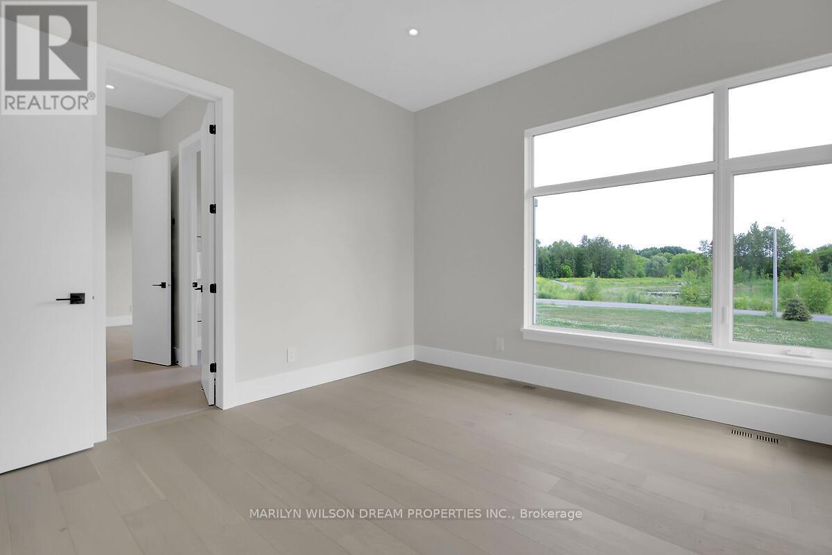 Photo 32 of 1070 Green Jacket Crescent, Ottawa ON