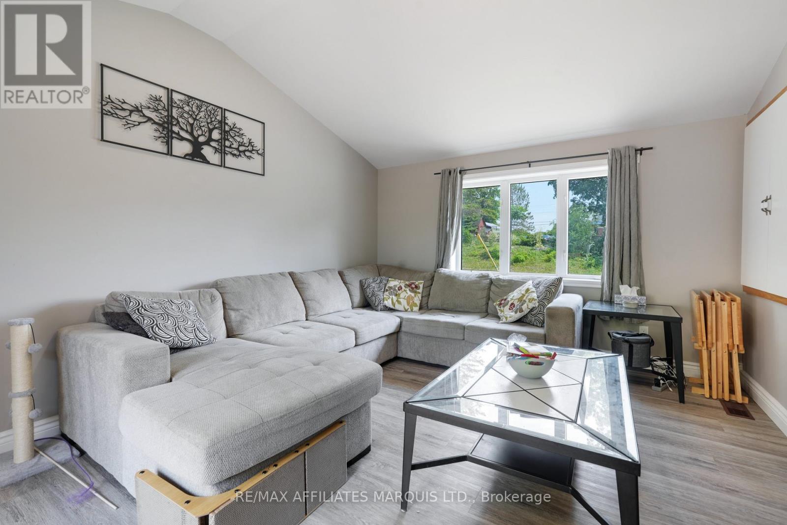 Photo 11 of 21895 Seguin Mill Street, North Glengarry ON