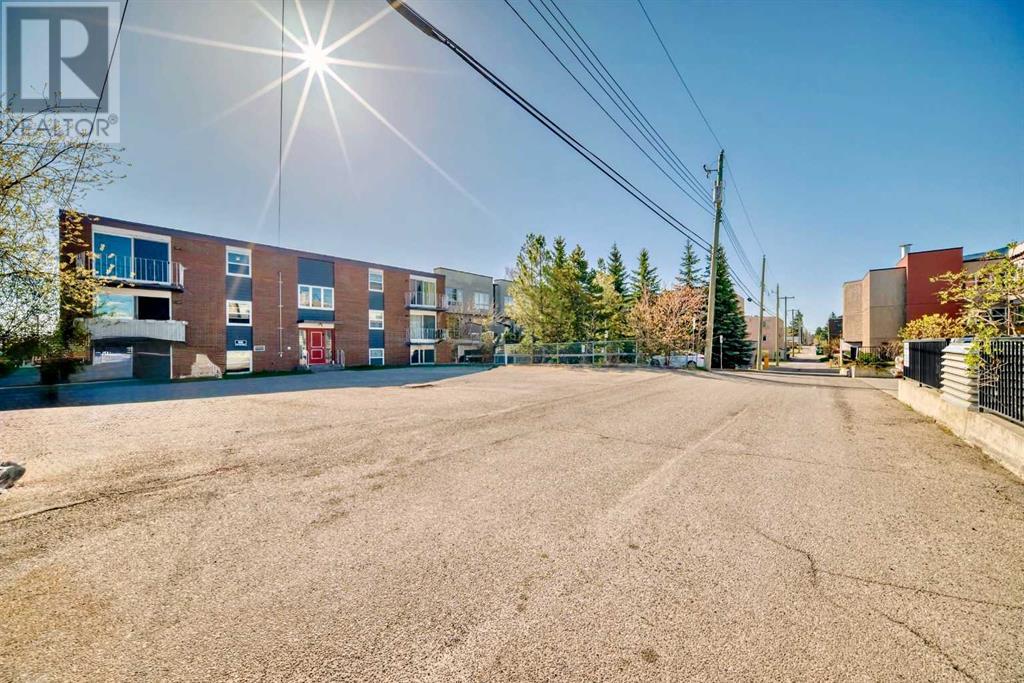 Single Family House for Sale in    Street SW Altadore Calgary 