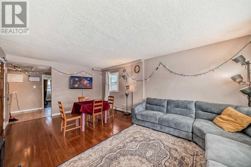 Single Family House for Sale in    Street SW Altadore Calgary 