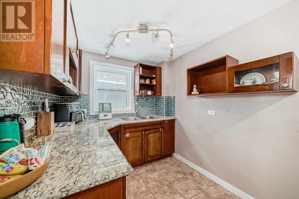 Single Family House for Sale in    Street SW Altadore Calgary 