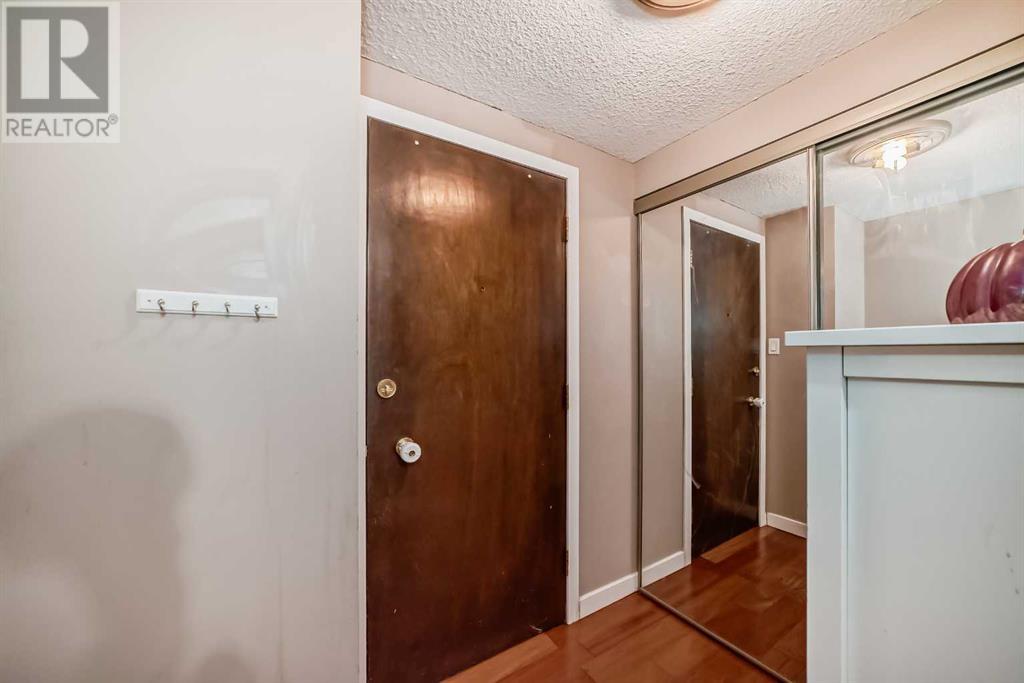 Single Family House for Sale in    Street SW Altadore Calgary 