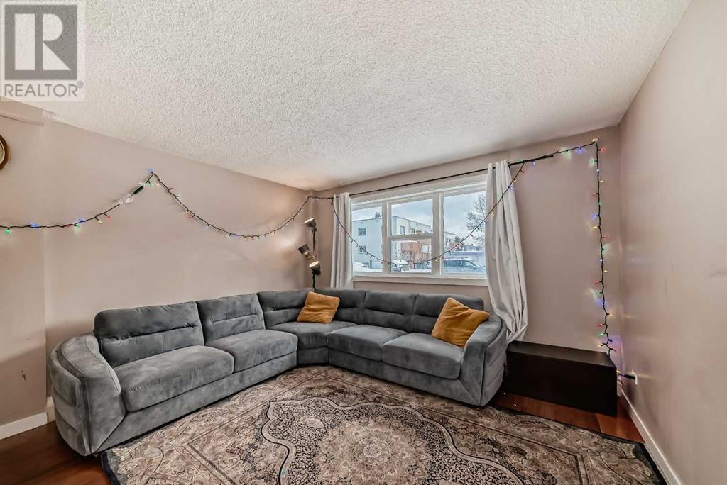 Single Family House for Sale in    Street SW Altadore Calgary 