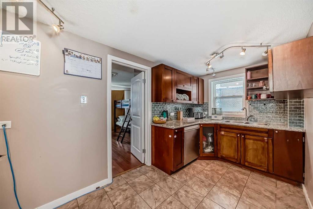 Single Family House for Sale in    Street SW Altadore Calgary 