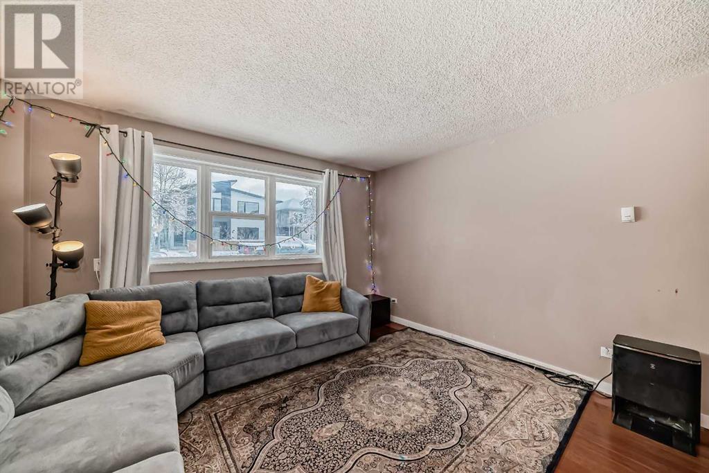Single Family House for Sale in    Street SW Altadore Calgary 