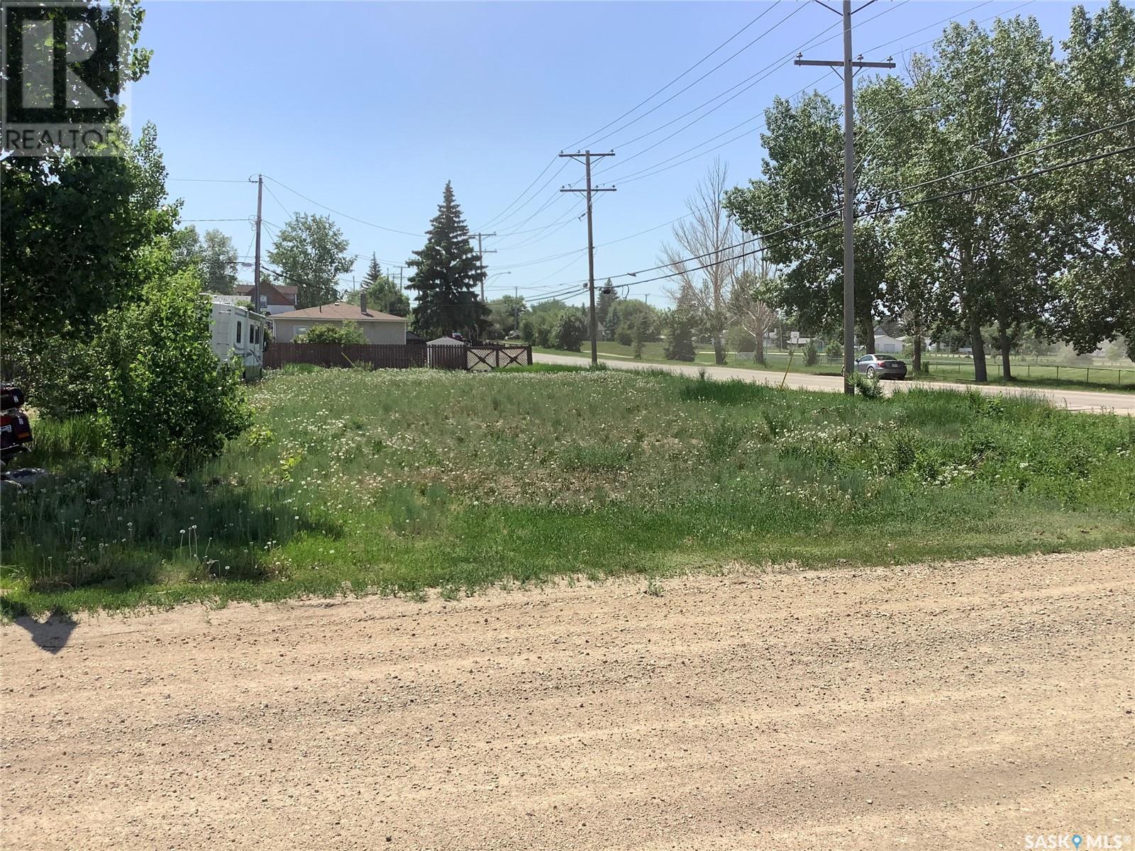 Photo 1 of 903 Oxford Street E, Moose Jaw SK