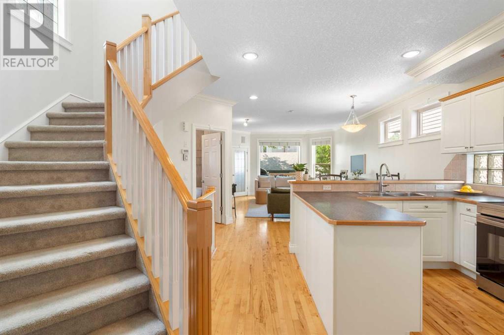 Single Family House for Sale in   Avenue SW Windsor Park Calgary 