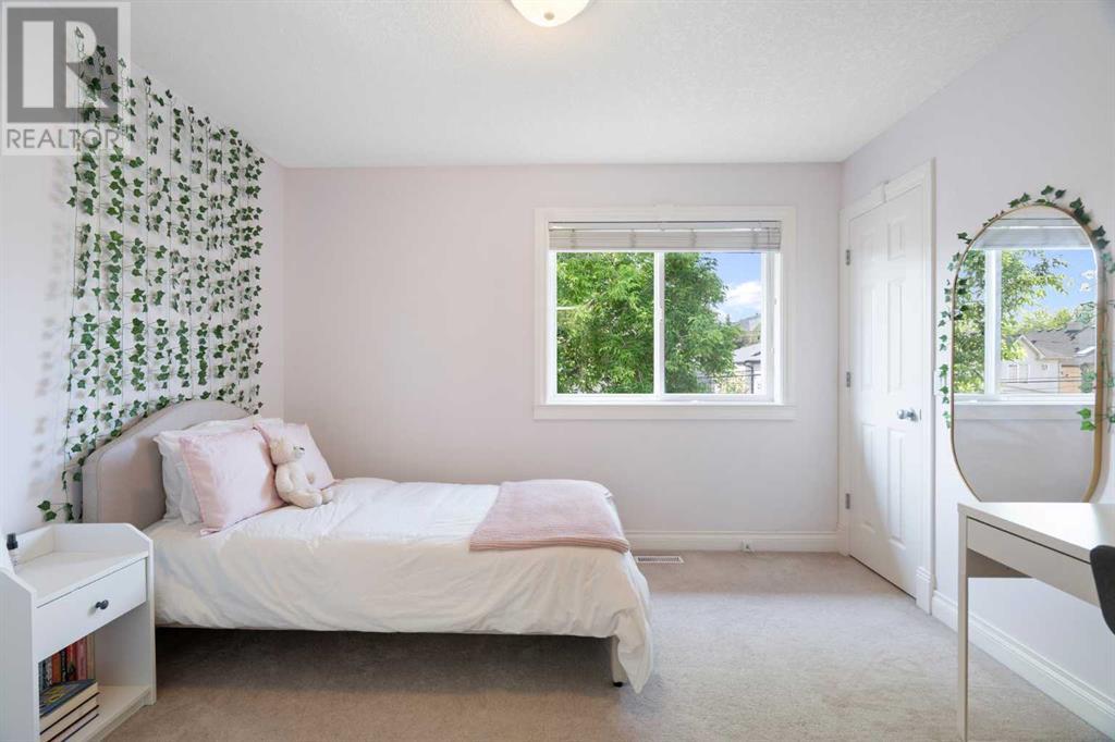 Single Family House for Sale in   Avenue SW Windsor Park Calgary 
